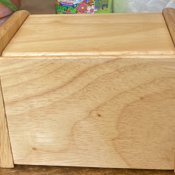 Beautiful Wood Recipe/File Box - Picture 7 of 7